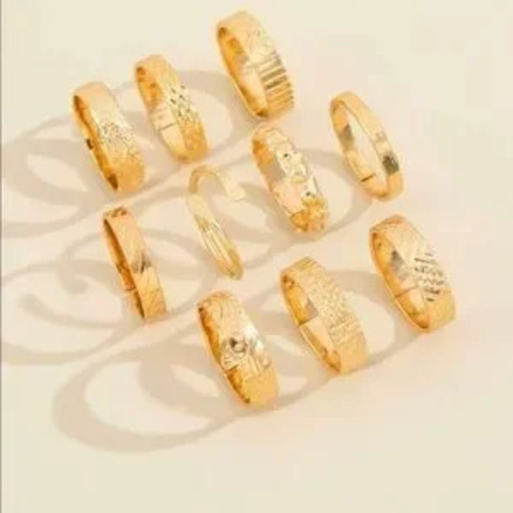 Gold 10pc textured ring set